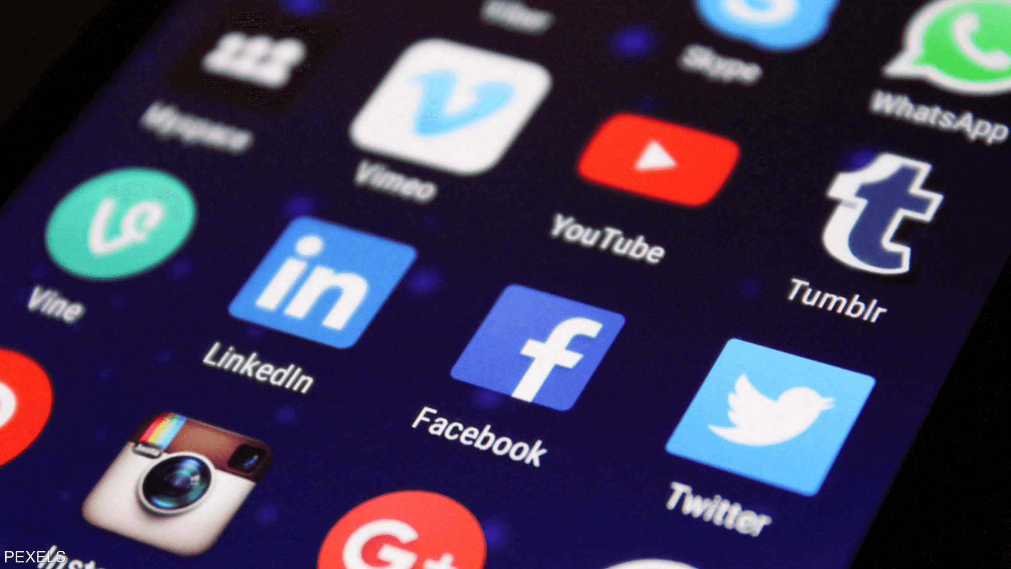 وسائل التواصل الاجتماعي بيئة خصبة للشائعات