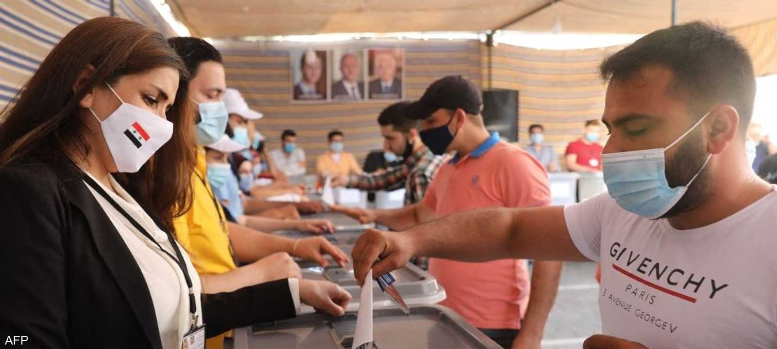 تجري يوم غد الأربعاء الانتخابات الرئاسية بين 3 مرشحين