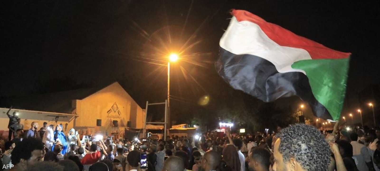 يعتقد أن الجثث تعود لأشخاص سقطوا خلال الاحتجاجات.