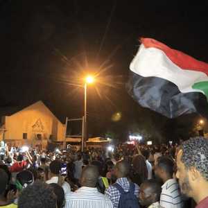 يعتقد أن الجثث تعود لأشخاص سقطوا خلال الاحتجاجات.