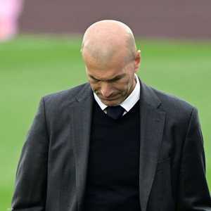 زيدان يقرر الرحيل بعد موسم غير موفق مع ريال مدريد.
