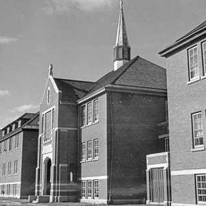 مبنى مدرسة كامبلوس الداخلية