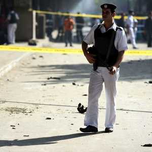 أرشيفية.. رجل شرطة مصري