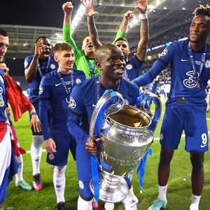 الفرنسي نغولو كانتي لاعب وسط تشلسي