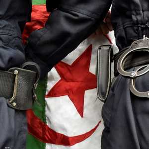تحديات تواجه السلطات الجزائرية بعد الحراك السياسي في البلاد