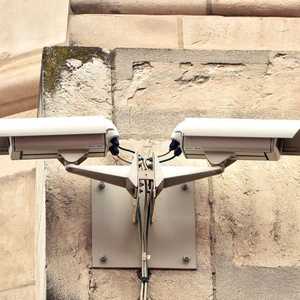 دور أمني مهم تلعبه كاميرات المراقبة.. أرشيفية