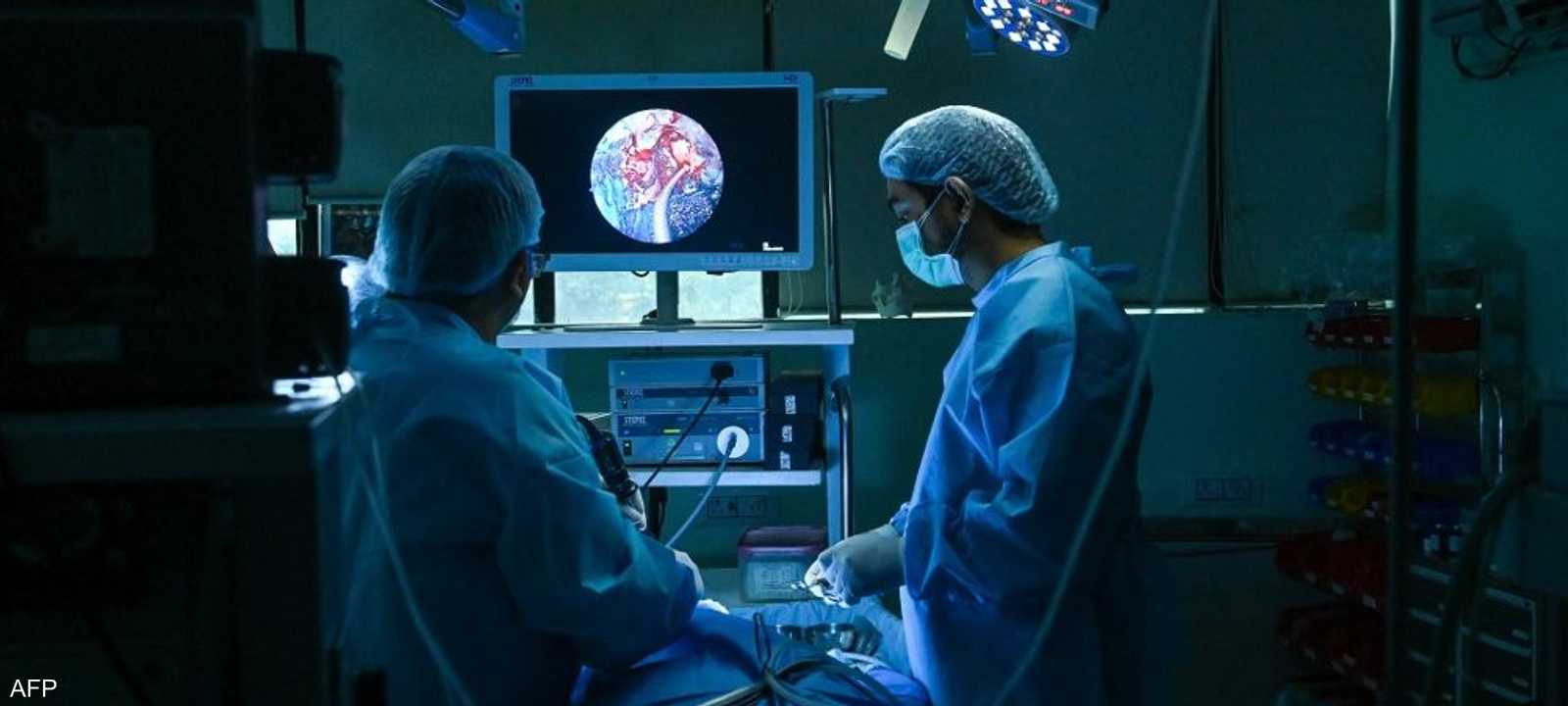 أرشيفية.. مريض بالفطر الأسود يخضع لجراحة