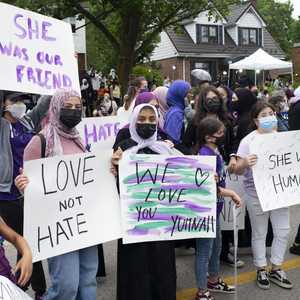 وقفة تضامنية ضد مرتكب الجريمة التي هزت المجتمع الكندي