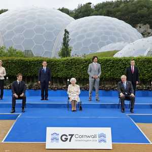 الملكة إليزابيث مع زعماء مجموعة السبع الصناعية