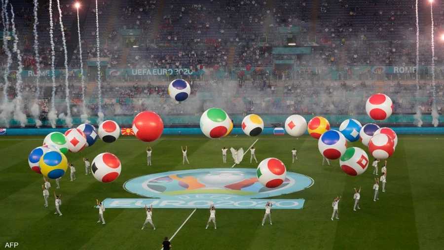 حضر نحو 16 ألف متفرج المباراة الافتتاحية بين إيطاليا وتركيا بنسبة 25 في المئة من سعة الاستاد ضمن قيود احتواء فيروس كورونا.