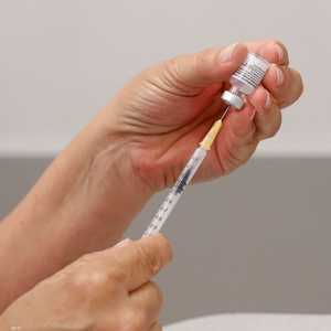 إسرائيل أسرعت وتيرة التطعيمات منذ أشهر