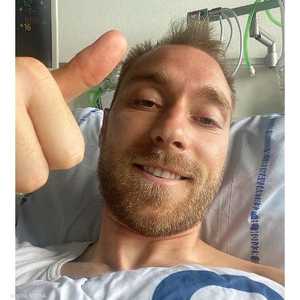 إريكسن نشر صورته من المستشفى قبل أيام