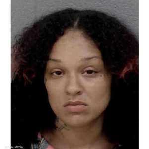 مليكة بينيت البالغة من العمر 31 عاما