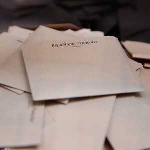 أوراق اقتراع في الانتخابات الفرنسية