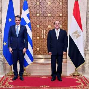 الرئيس المصري خلال استقباله رئيس وزراء اليونان