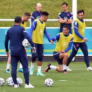 اللاعبان لن يخوضا المباراة ضد التشيك المقررة مساء الثلاثاء