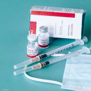 من تلقى جرعتي لقاح كورونا قد يحتاج لتطعيم آخر
