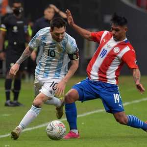 ميسي أمام البارغواي