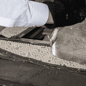 الأقراص المخدرة كانت مخبأة داخل شحنة ألواح حديدية من لبنان