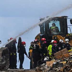 جهود الإنقاذ لا تزال متواصلة بحثا عن ناجين.