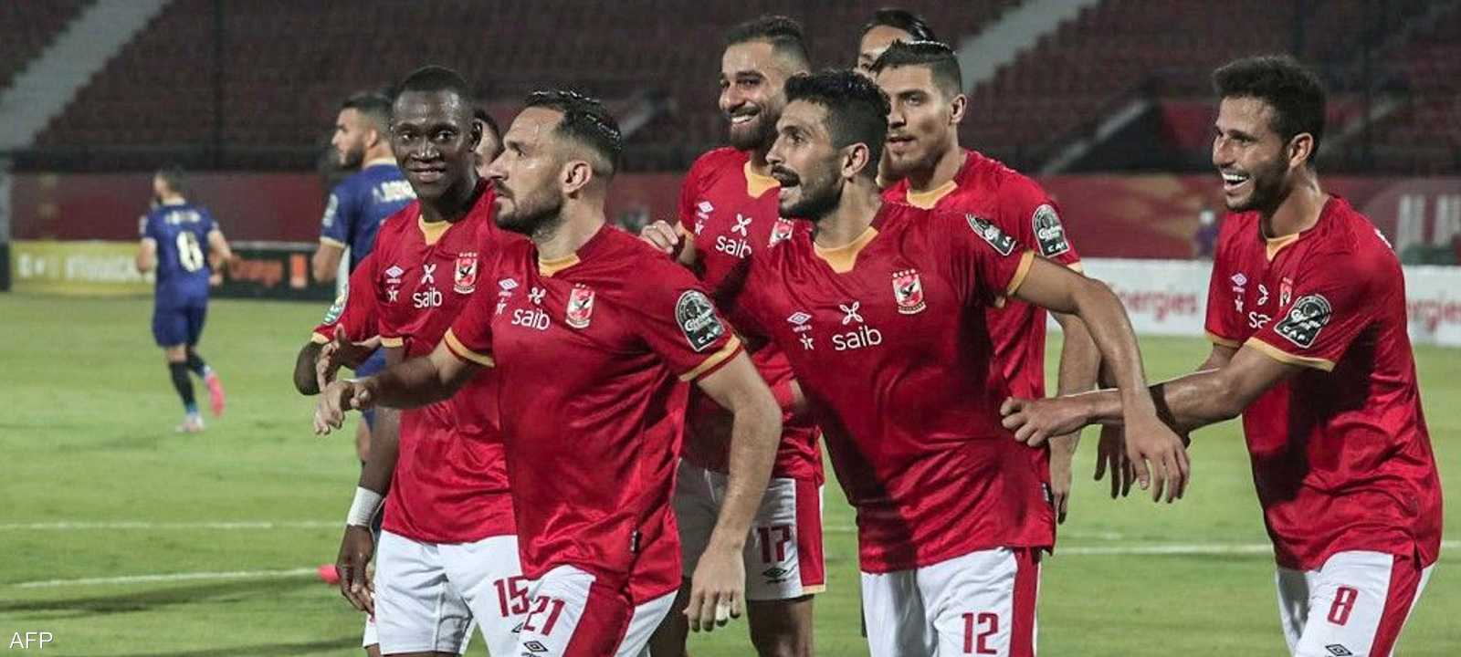 الأهلي المرشح للقب العاشر