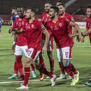 الأهلي المرشح للقب العاشر