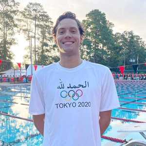 السباح اللبناني منذر كبارة بعد التأهل لطوكيو