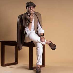 هاني شاكر أثار إعجاب متابعيه بمظهر مختلف