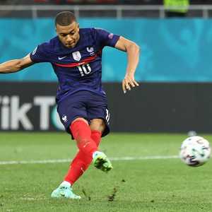 أهدر مبابي ركلة جزاء حاسمة أمام سويسرا