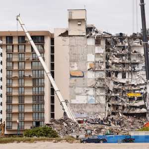 المبنى المنهار في ولاية فلوريدا الأميركية