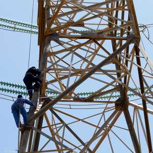 الكهرباء تنقطع لمدة 12 ساعة يوميا عن بعض المناطق في ليبيا