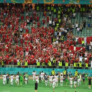 منتخب الدنمارك إلى المربع الذهبي