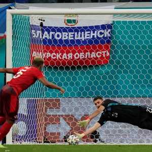 أوناي سيمون نجح بصد ركلتين لمنتخب سويسرا