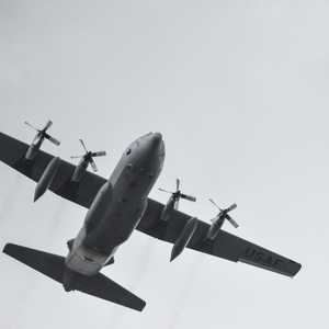 طائرة من طراز "سي-130 هيركوليز"