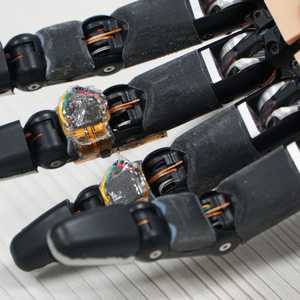 يد الروبوت الآلي في سنغافورة