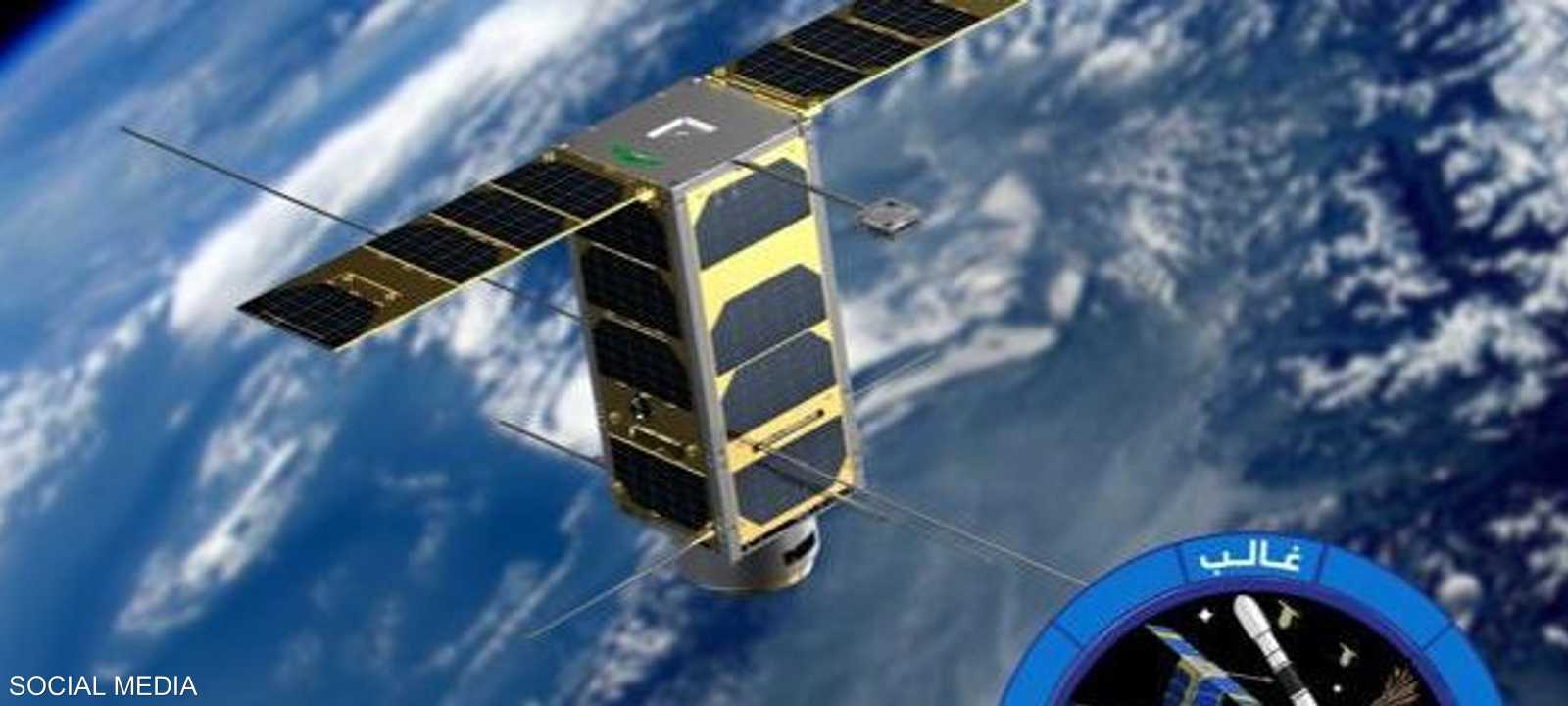 هو أول قمر صناعي إماراتي مخصص لتتبع الحياة البرية