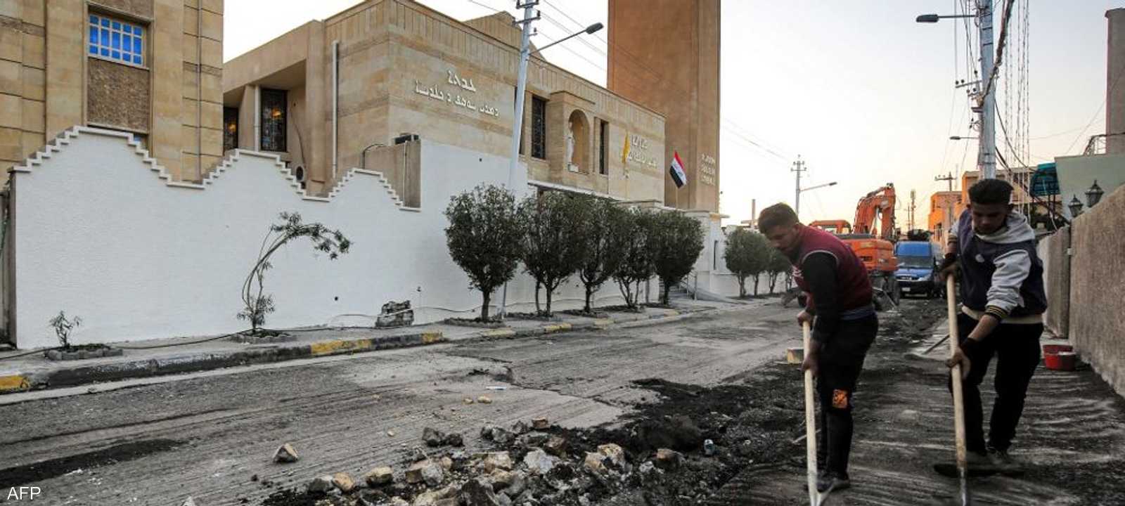 الوقوف المجهد تحت الشمس ينطوي على مخاطر صحية