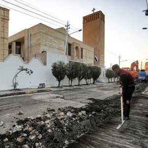 الوقوف المجهد تحت الشمس ينطوي على مخاطر صحية