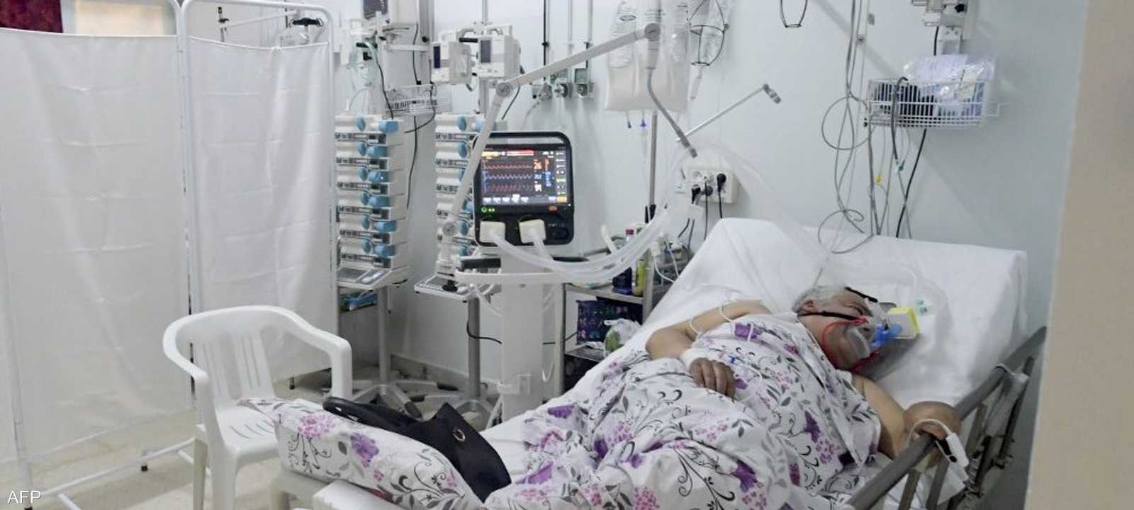 مواطن تونسي في العناية المركزة