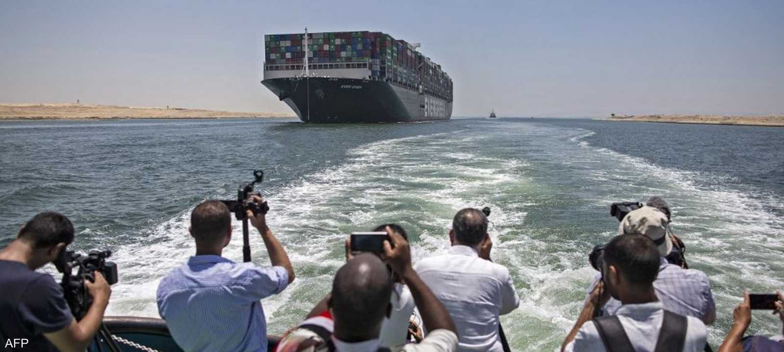 "إيفر غيفن" تغادر قناة السويس