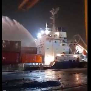 فرق الدفاع المدني تمكنت من السيطرة على الحريق في جبل علي