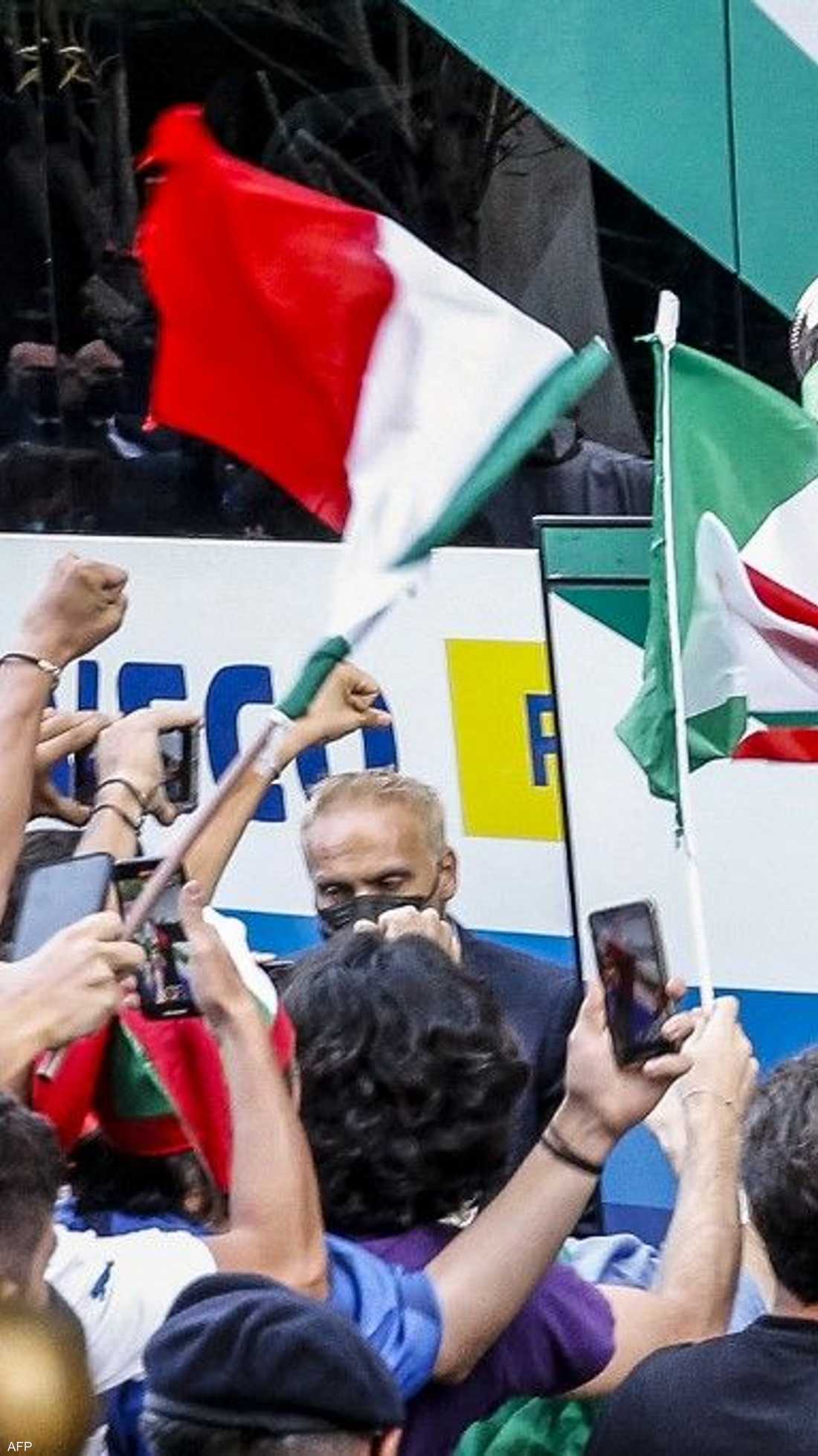 احتفل الإيطاليون بلقب بطولة أوروبا لكرة القدم كبداية جديدة ليس فقط لمنتخبهم الوطني الشاب، ولكن لبلد يتوق إلى العودة إلى الحياة الطبيعية بعد أن تضرر بشدة وطويلة من جائحة فيروس كورونا.