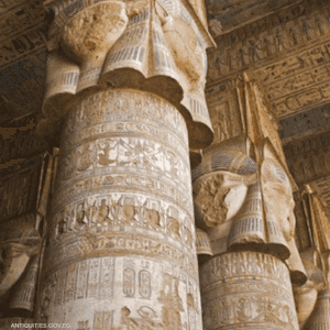 النقوش تنتشر على جدران وأعمدة معبد دندرة