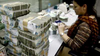 لبنان يعلن عن تأجيل مبطّن لتعديل سعر صرف الدولار