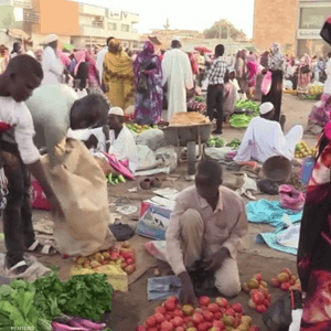 الشارع السوداني يعاني من غلاء أسعاء السلع