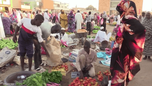 الشارع السوداني يعاني من غلاء أسعاء السلع