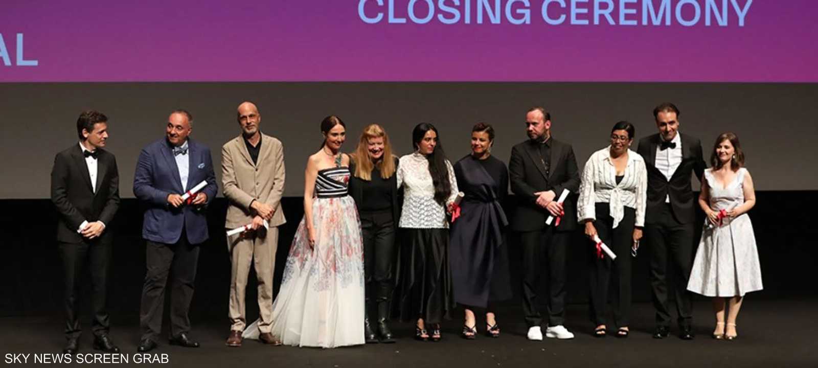 جانب من تكريم المخرجة الفرنسية من أصل تونسي حفصية حرزي.