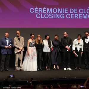 جانب من تكريم المخرجة الفرنسية من أصل تونسي حفصية حرزي.