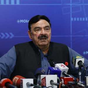 وزير داخلية باكستان شيخ رشيد أحمد يتحدث عن الواقعة بمؤتمر