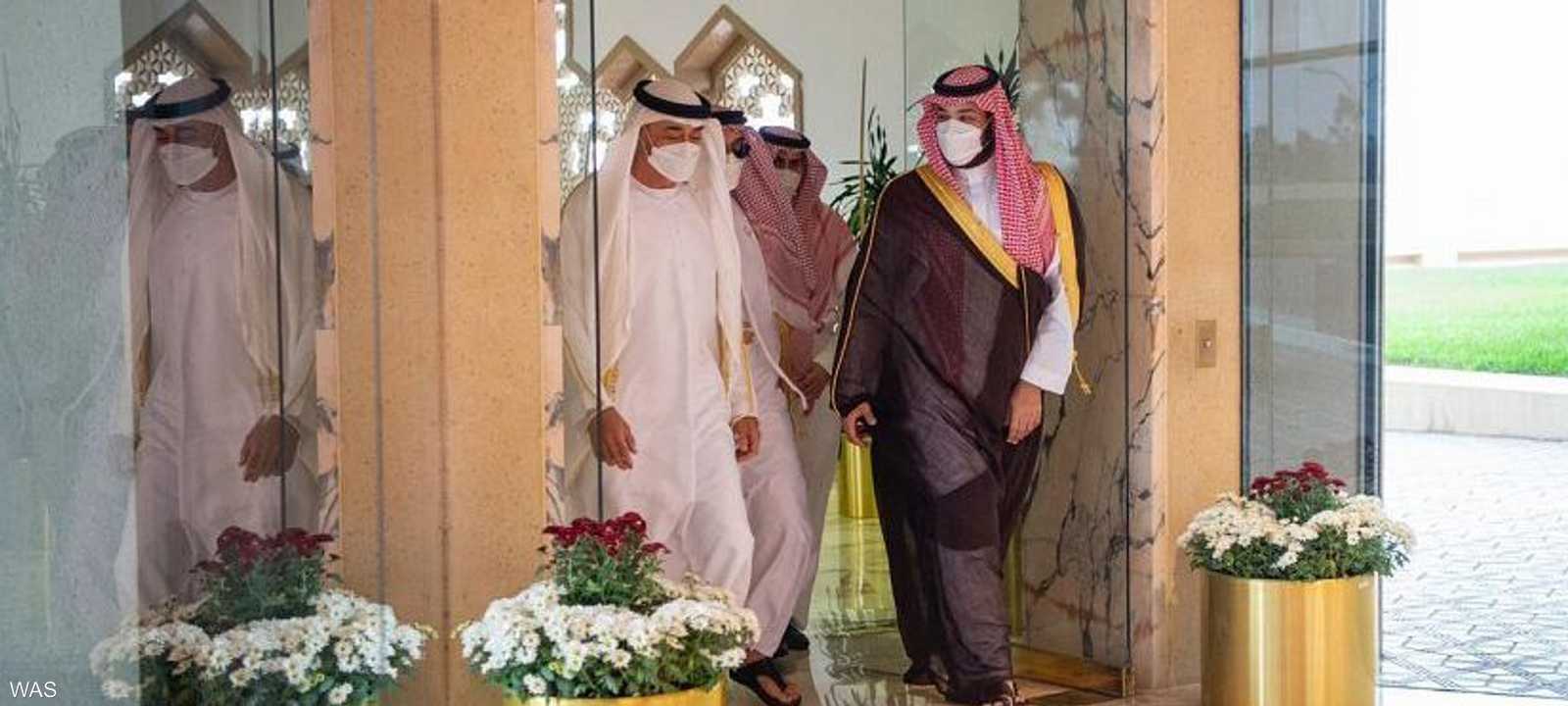 محمد بن سلمان لدى استقباله محمد بن زايد